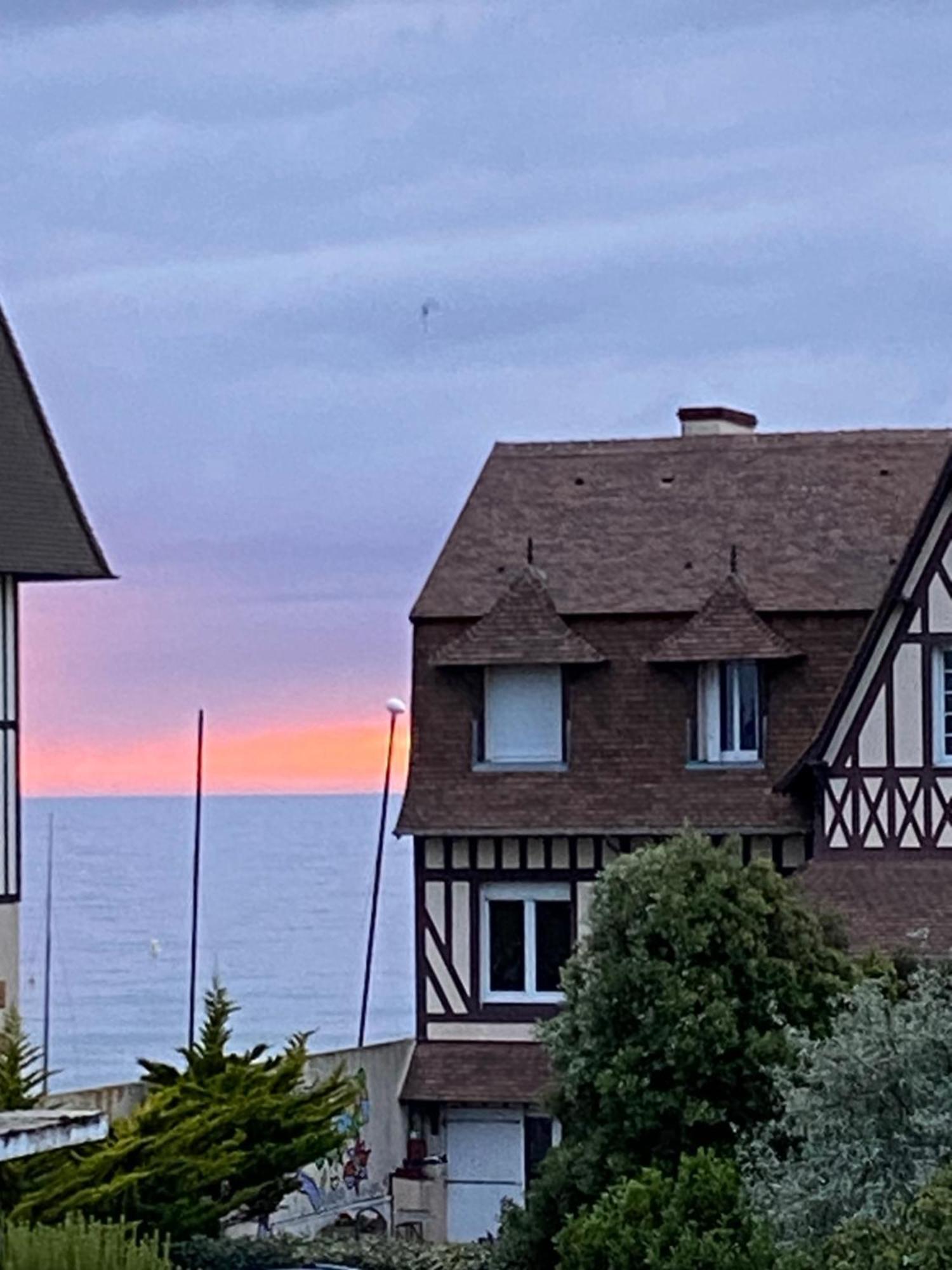 Appartement 65M2 Avec Balcon Vues Partielles Mer A 150M De La Plage Et Centre, Wifi Et Parking Prive Blonville-sur-Mer Exteriér fotografie